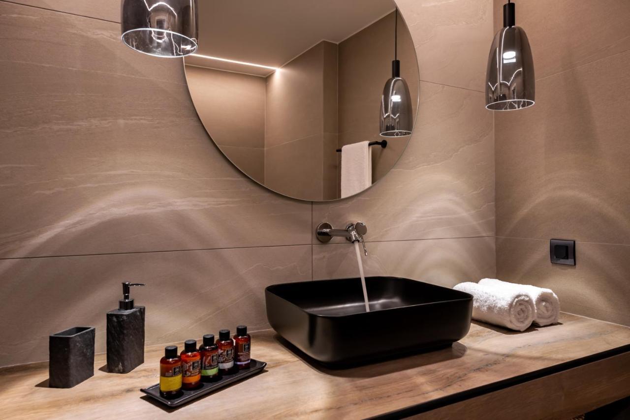 كارتيرادوس Neoma Luxury Suites المظهر الخارجي الصورة